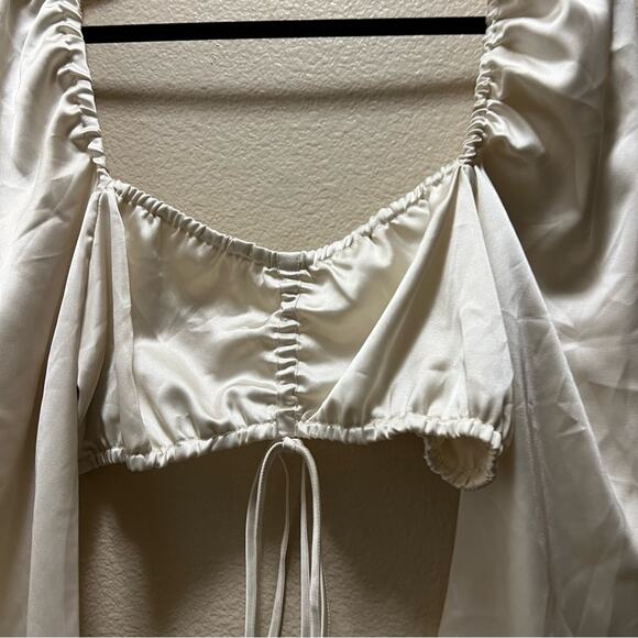 Jagger & Stone Schiffer Ivory White Satin Cinched Bust Long Sleeve Crop Top 10 - Picture 6 of 10